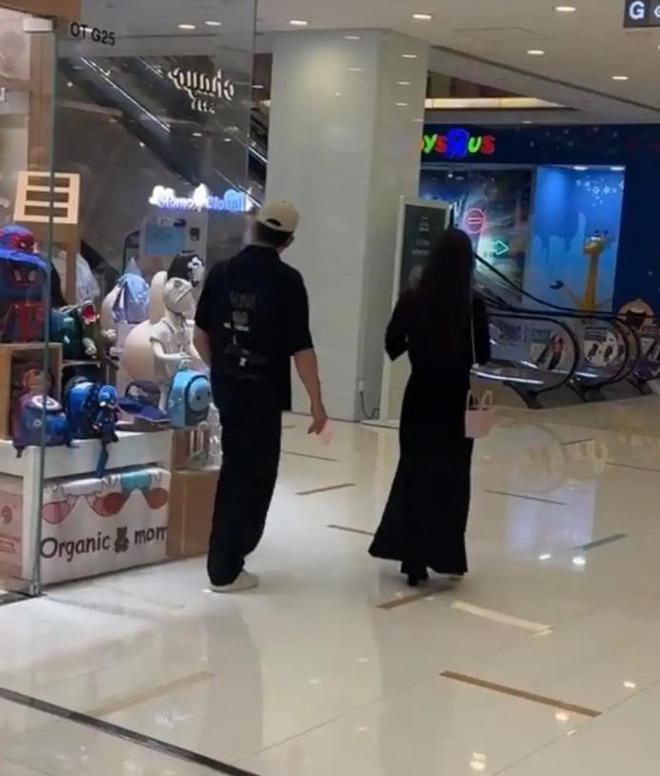 方媛的腰围明显增大。